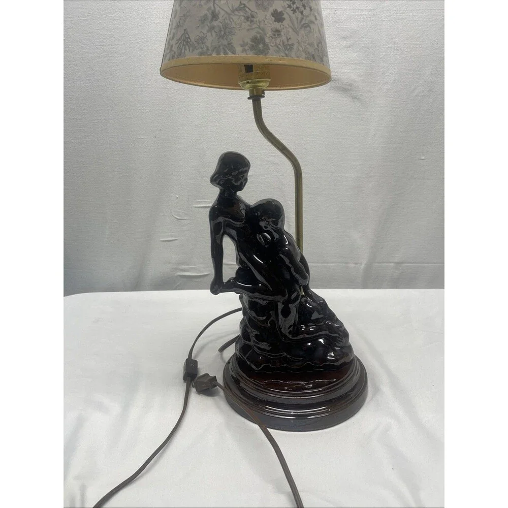 Vintage 1970s Art Deco Table Lamp Couple Embracing Brown 15.5